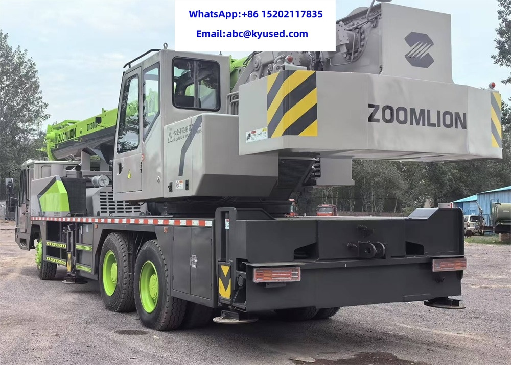 ZOOMLION ZTC300V 30ton - Grue mobile: photos 4 ZOOMLION ZTC300V 30ton - Grue mobile: photos 4