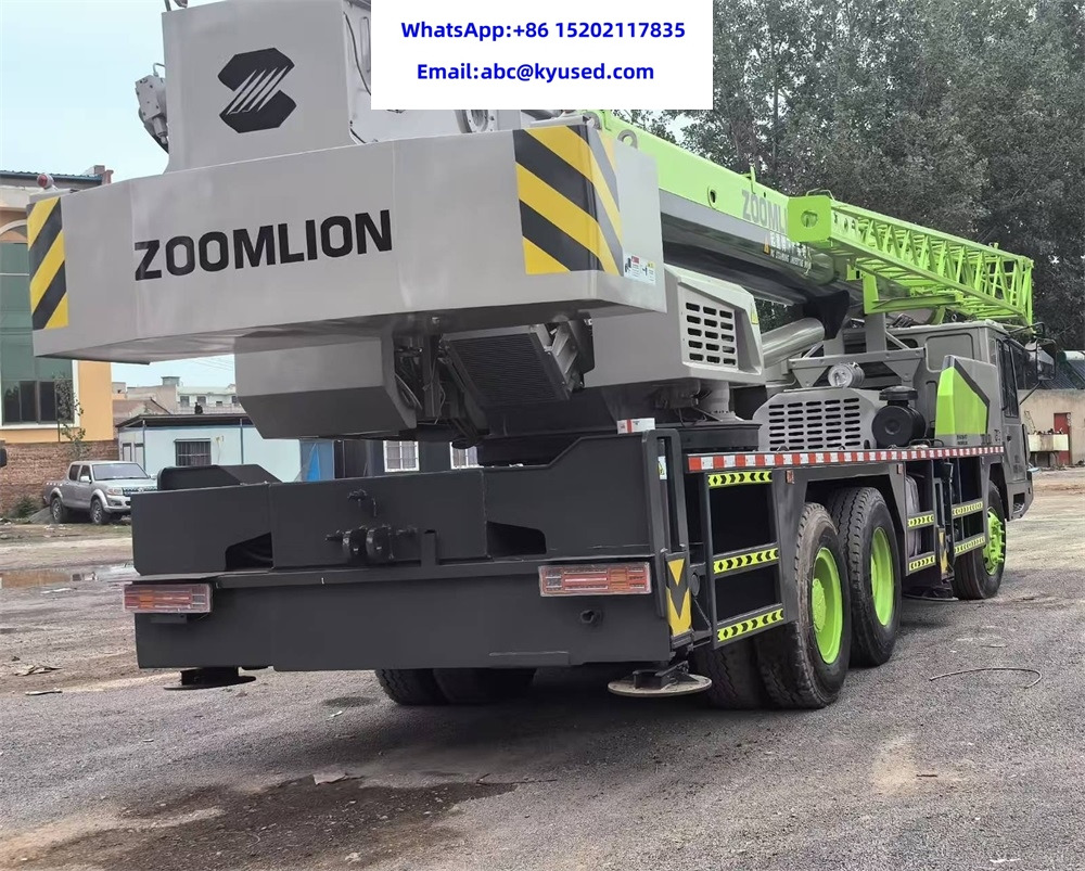 ZOOMLION ZTC300V 30ton - Grue mobile: photos 3 ZOOMLION ZTC300V 30ton - Grue mobile: photos 3