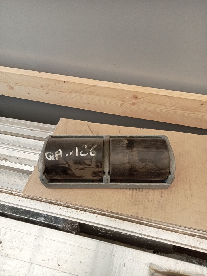 Trouillet BUTOIR HORIZONTAL BUT ROLL 2 ROULEAUX LG:130 - Carrosserie et extérieur: photos 1 Trouillet BUTOIR HORIZONTAL BUT ROLL 2 ROULEAUX LG:130 - Carrosserie et extérieur: photos 1