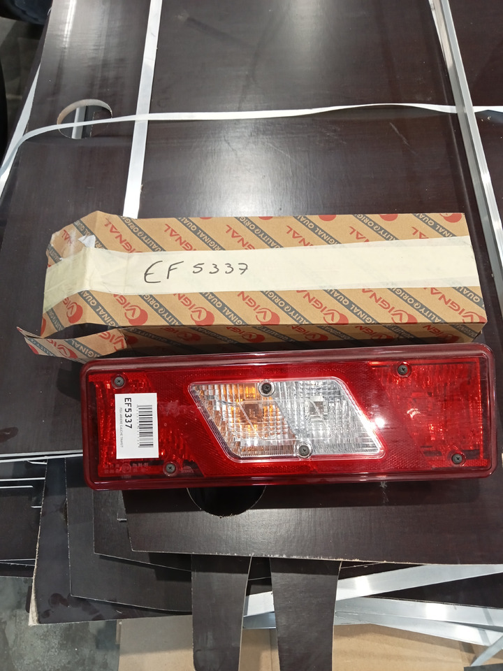 Trouillet FEU ARRIERE GAUCHE TRANSIT - Feu arrière: photos 1 Trouillet FEU ARRIERE GAUCHE TRANSIT - Feu arrière: photos 1