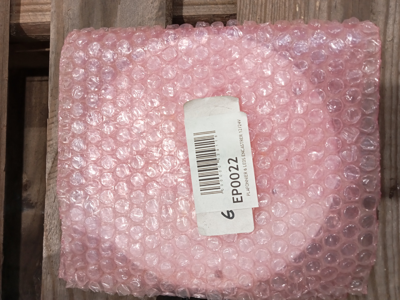 Trouillet PLAFONNIER 6 LEDS ENCASTRER 12/24V - Lumière/ Éclairage: photos 1 Trouillet PLAFONNIER 6 LEDS ENCASTRER 12/24V - Lumière/ Éclairage: photos 1