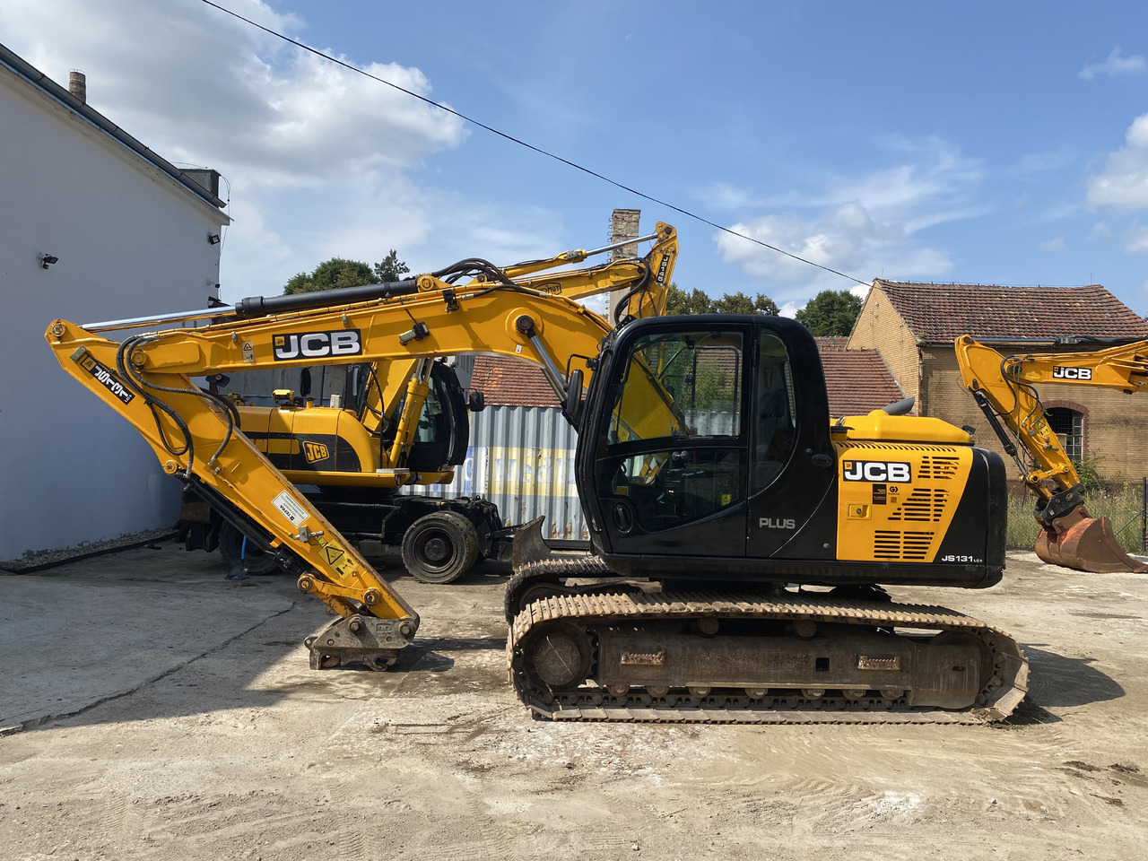 JCB JS131 - Pelle sur chenille: photos 1 JCB JS131 - Pelle sur chenille: photos 1