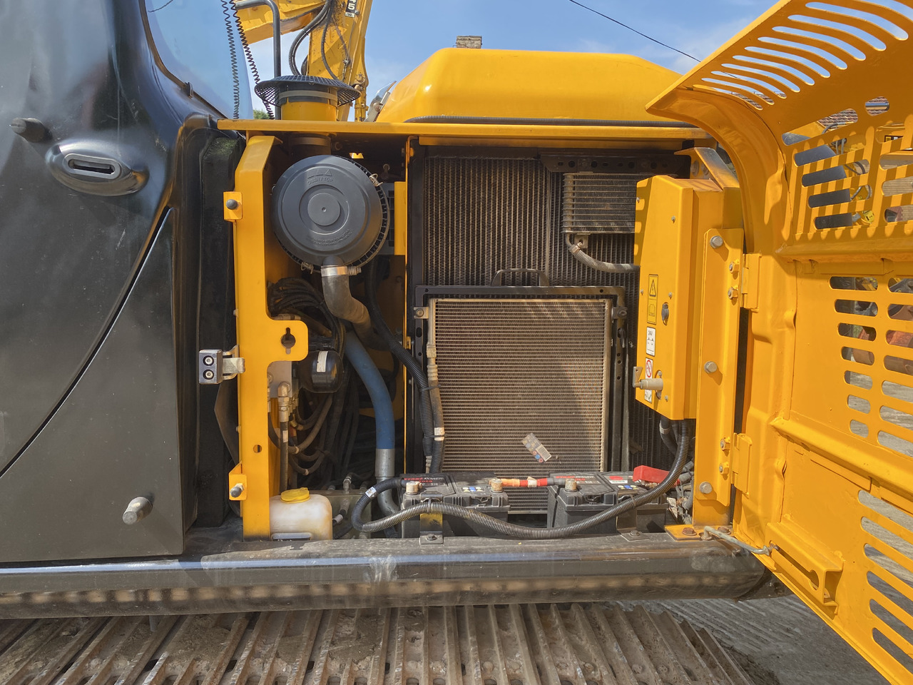 JCB JS131 - Pelle sur chenille: photos 3 JCB JS131 - Pelle sur chenille: photos 3