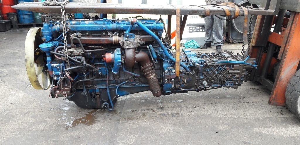 IVECO 8210.42L 420 E2   IVECO EuroTech Magirus - Moteur pour Camion: photos 2 IVECO 8210.42L 420 E2   IVECO EuroTech Magirus - Moteur pour Camion: photos 2