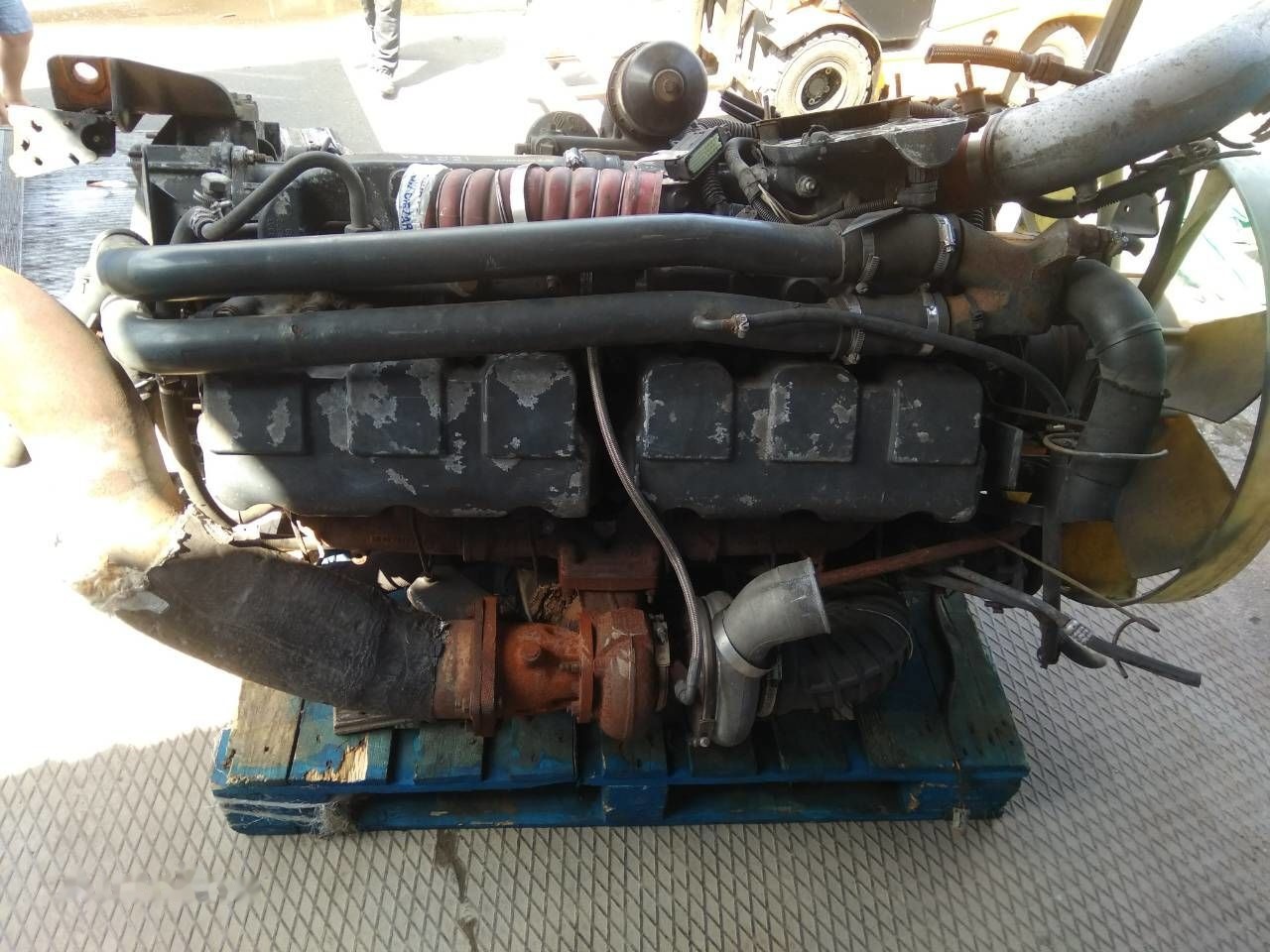 Renault Magnum E-TECH Renault MAGNUM - Moteur pour Camion: photos 1 Renault Magnum E-TECH Renault MAGNUM - Moteur pour Camion: photos 1