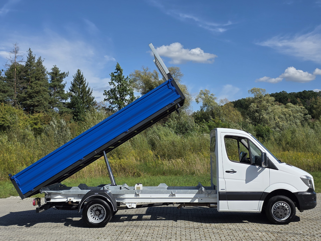 MERCEDES-BENZ Sprinter 419 CDI Wywrotka 4.50 M ! Kiper 3-Stronny ! Klima ! 3.0 CDI  * 190 Km ! - Utilitaire benne: photos 3 MERCEDES-BENZ Sprinter 419 CDI Wywrotka 4.50 M ! Kiper 3-Stronny ! Klima ! 3.0 CDI  * 190 Km ! - Utilitaire benne: photos 3