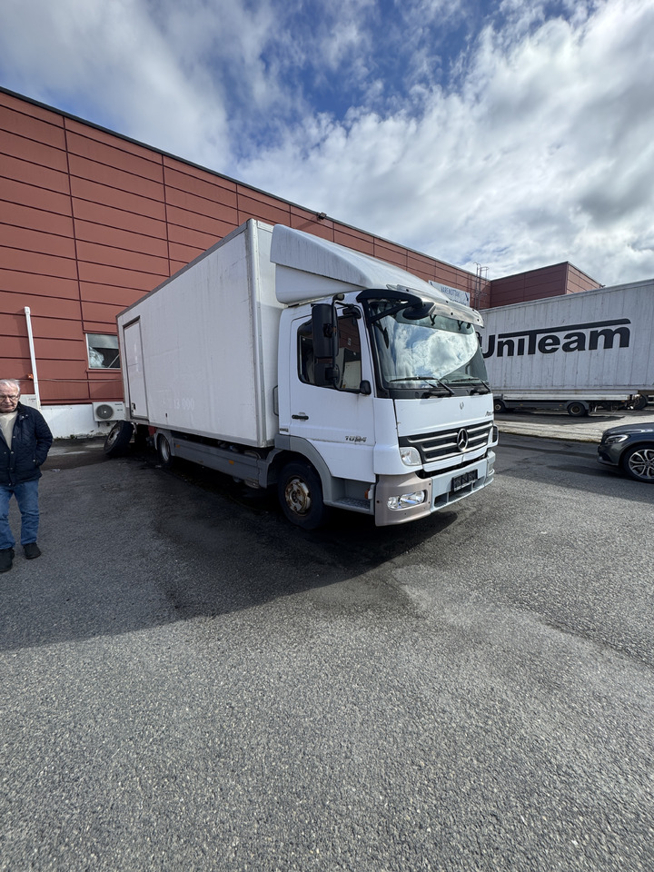 MERCEDES-BENZ Attego - Camion fourgon: photos 1 MERCEDES-BENZ Attego - Camion fourgon: photos 1