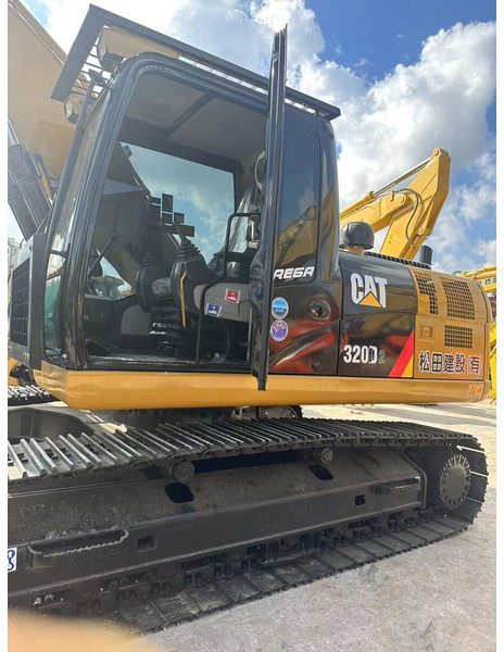 Pelle sur chenille Caterpillar 320D2: photos 9