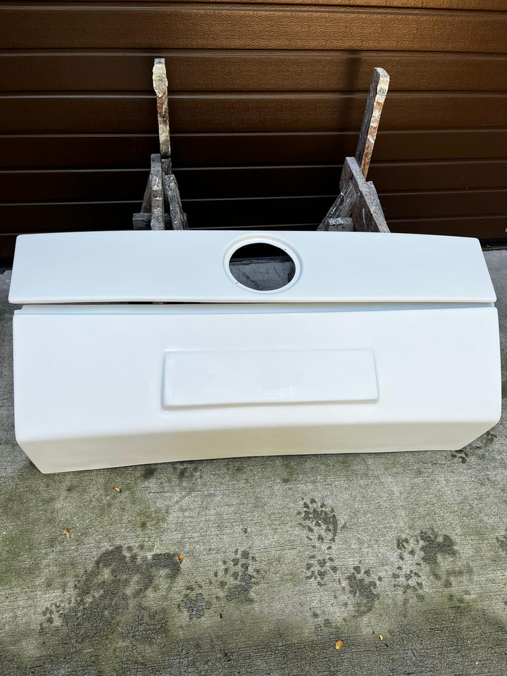 Zderzak przedni środkowy Mercedes 350 Tourismo Mercedes-Benz 350 TOURISMO - Pare-chocs pour Bus: photos 4 Zderzak przedni środkowy Mercedes 350 Tourismo Mercedes-Benz 350 TOURISMO - Pare-chocs pour Bus: photos 4