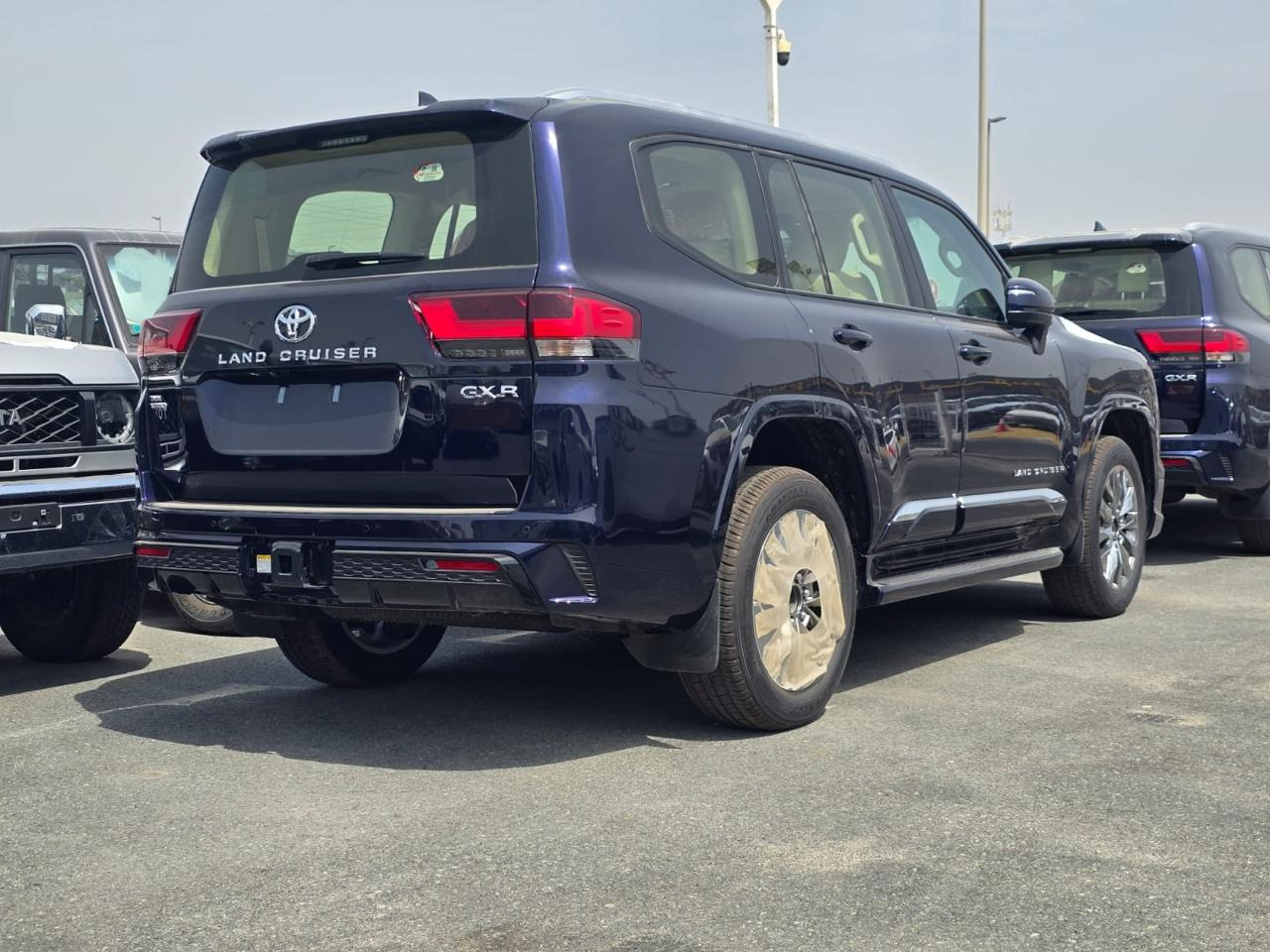 Land Cruiser GXR 3.5L Twin Turbo - Voiture: photos 2 Land Cruiser GXR 3.5L Twin Turbo - Voiture: photos 2