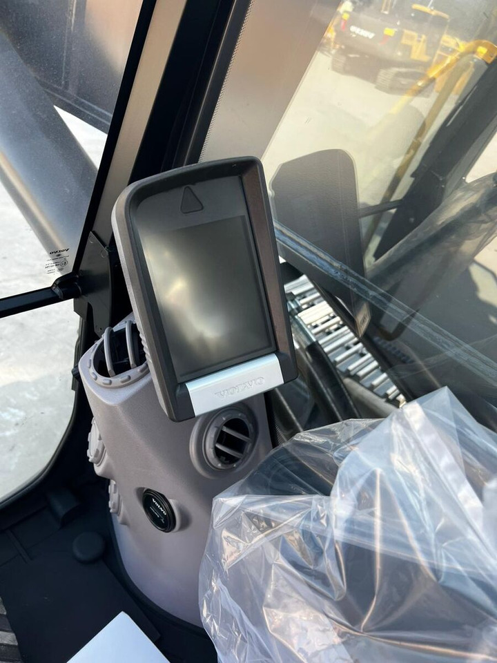 New Volvo EC480DL tracked excavator - Pelle sur chenille: photos 5 New Volvo EC480DL tracked excavator - Pelle sur chenille: photos 5