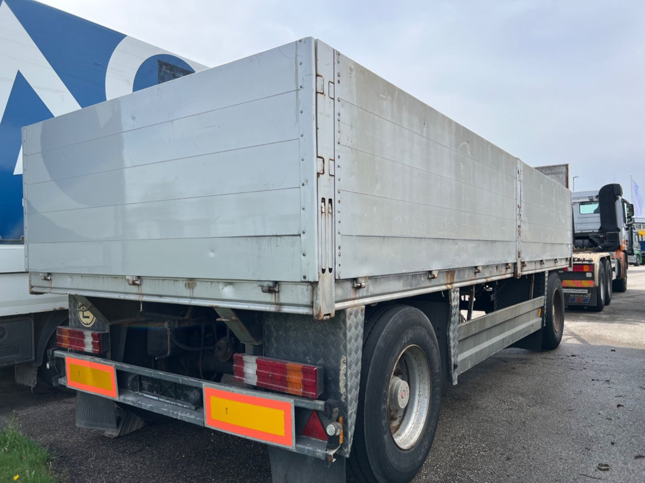 Schwarzmüller SCHEUWIMMER - Remorque plateau: photos 4 Schwarzmüller SCHEUWIMMER - Remorque plateau: photos 4