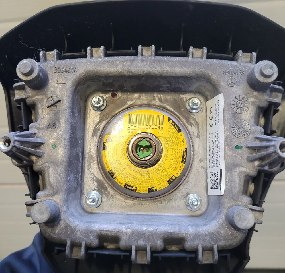 AIR BAG PODUSZKA MERCEDES ACTROS MP4 - Volant pour Camion: photos 2 AIR BAG PODUSZKA MERCEDES ACTROS MP4 - Volant pour Camion: photos 2