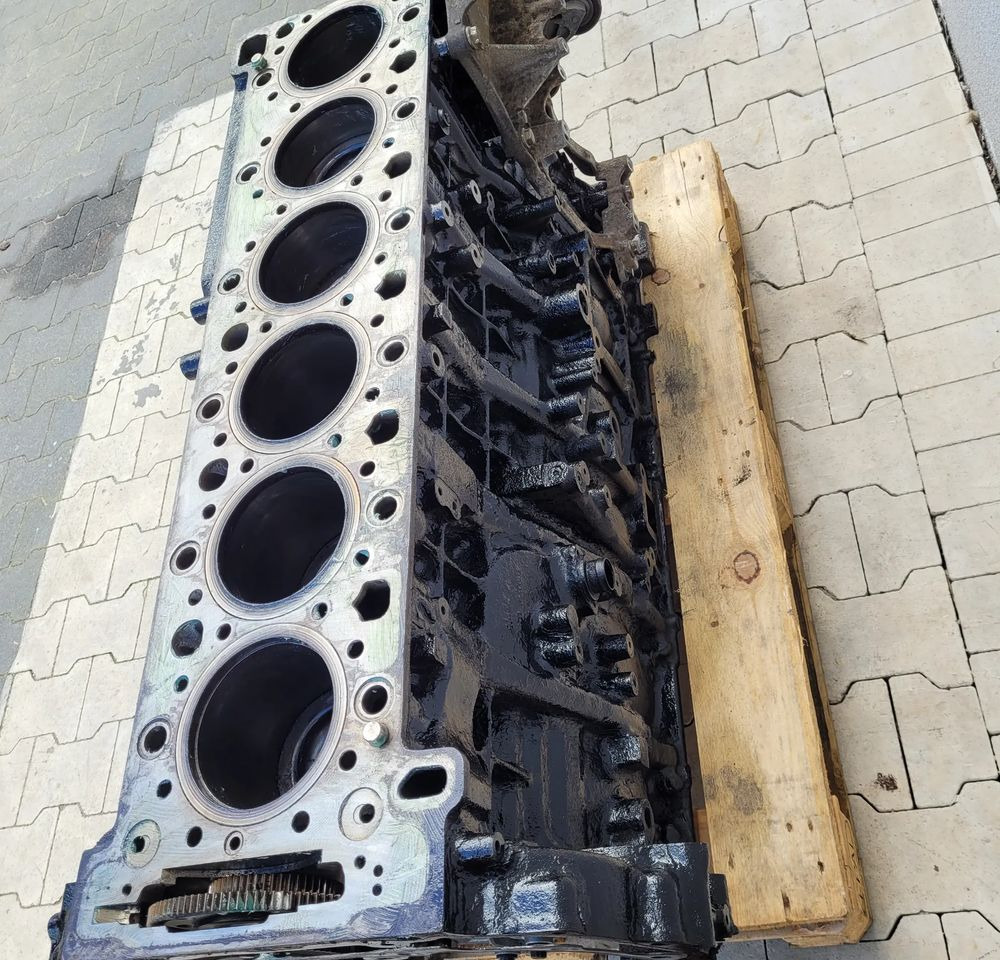 BLOK SILNIKA MERCEDES ACTROS MP4 EURO6 R471 09 - Bloc-cylindres pour Camion: photos 2 BLOK SILNIKA MERCEDES ACTROS MP4 EURO6 R471 09 - Bloc-cylindres pour Camion: photos 2