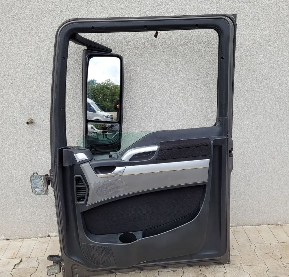 DRZWI MAN TGX PRAWE EURO6 - Carrosserie et extérieur pour Camion: photos 4 DRZWI MAN TGX PRAWE EURO6 - Carrosserie et extérieur pour Camion: photos 4
