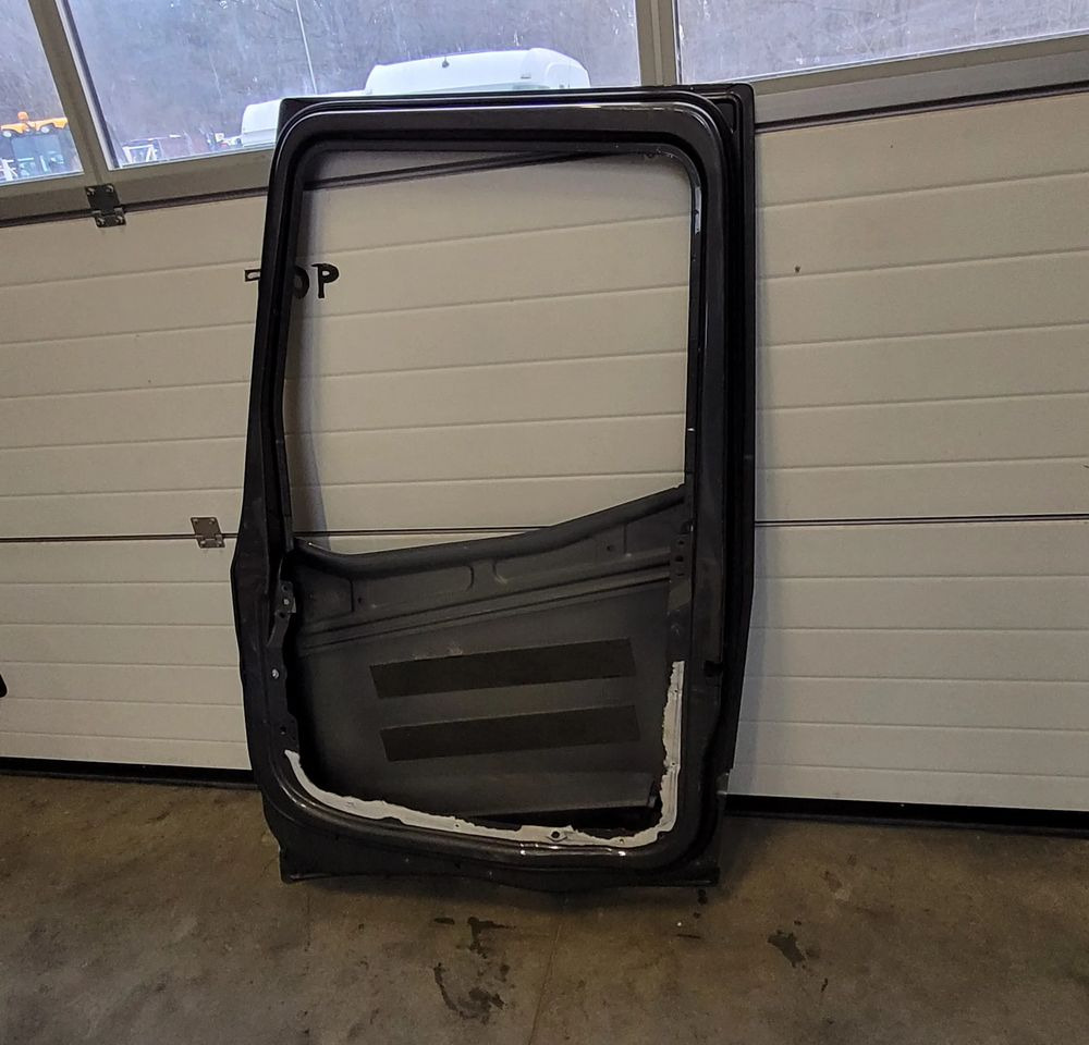 DRZWI RENAULT RANGE T GAMA ORYGINAŁ CHWALIM116 - Portière et pièces pour Camion: photos 4 DRZWI RENAULT RANGE T GAMA ORYGINAŁ CHWALIM116 - Portière et pièces pour Camion: photos 4