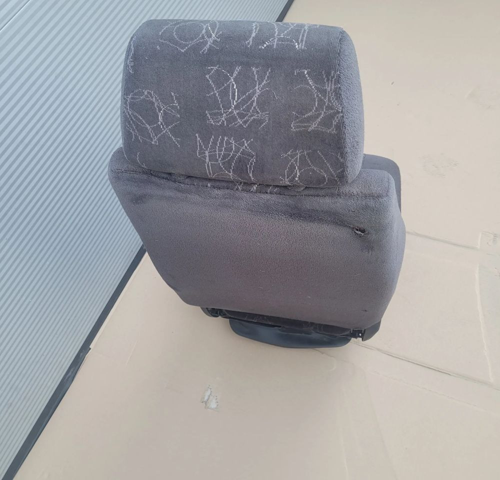 FOTEL KIEROWCY F2000 IVECO TRAKKER GRAMMER CHWALIM116 - Siège pour Camion: photos 4 FOTEL KIEROWCY F2000 IVECO TRAKKER GRAMMER CHWALIM116 - Siège pour Camion: photos 4