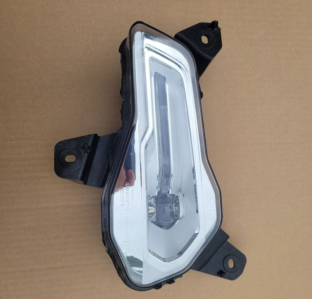 HALOGENY DAF XG XD ORYGINAŁ LED CHWALIM116 - Carrosserie et extérieur pour Camion: photos 2 HALOGENY DAF XG XD ORYGINAŁ LED CHWALIM116 - Carrosserie et extérieur pour Camion: photos 2