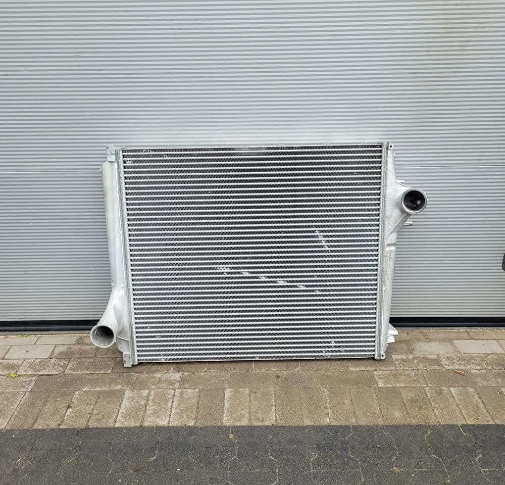 INTERCOOLER VOLVO FH4 FH5 21631996 SZCZELNY 2024 R - Intercooler pour Camion: photos 1 INTERCOOLER VOLVO FH4 FH5 21631996 SZCZELNY 2024 R - Intercooler pour Camion: photos 1
