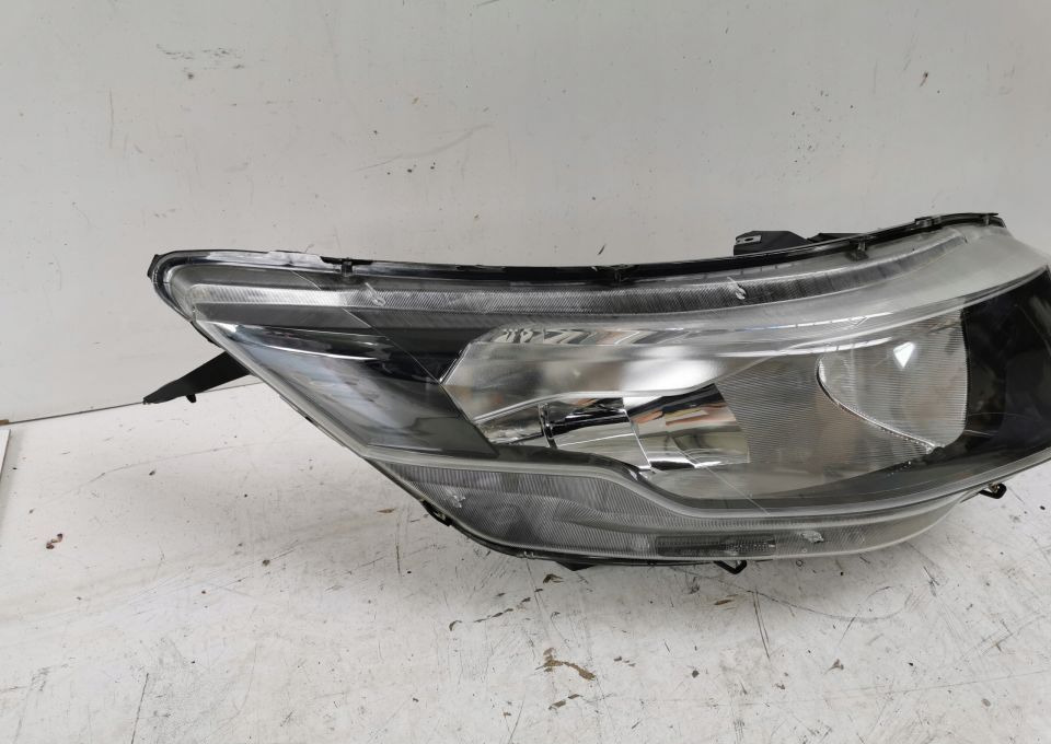 LAMPA IVECO IVECO DAILY ORYGINAŁ PRAWA - Feu avant pour Véhicule utilitaire: photos 2 LAMPA IVECO IVECO DAILY ORYGINAŁ PRAWA - Feu avant pour Véhicule utilitaire: photos 2