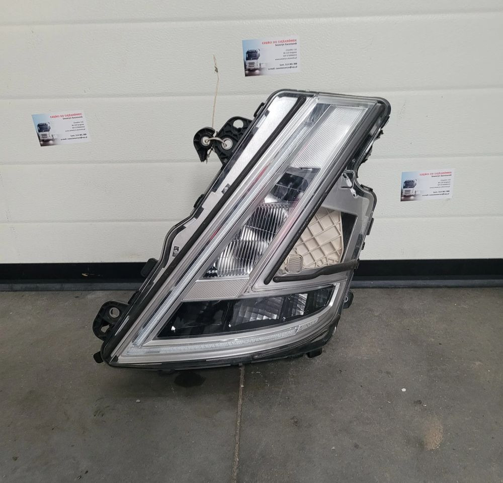 LAMPA LED LH. VOLVO FH5 23752680 ORYGINAŁ CHWALIM116 - Lumière/ Éclairage pour Camion: photos 1 LAMPA LED LH. VOLVO FH5 23752680 ORYGINAŁ CHWALIM116 - Lumière/ Éclairage pour Camion: photos 1