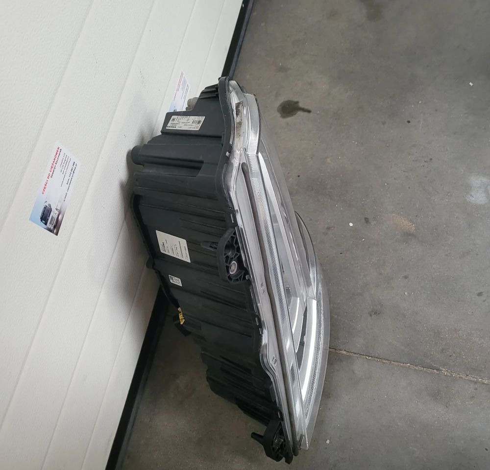 LAMPA LED LH VOLVO FH5 ORYGINAŁ 24056511 CHWALIM116 - Lumière/ Éclairage pour Camion: photos 2 LAMPA LED LH VOLVO FH5 ORYGINAŁ 24056511 CHWALIM116 - Lumière/ Éclairage pour Camion: photos 2