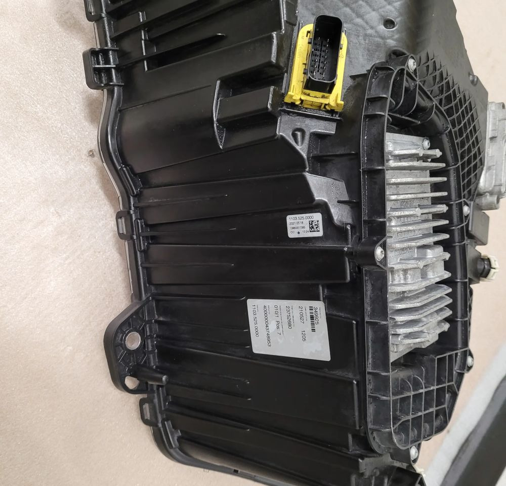 LAMPA LED VOLVO FH5 ORYGINAŁ LH. 23752680 - Lumière/ Éclairage pour Camion: photos 4 LAMPA LED VOLVO FH5 ORYGINAŁ LH. 23752680 - Lumière/ Éclairage pour Camion: photos 4