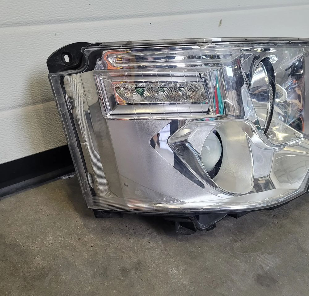 LAMPA LEWA RANGE T RENAULT LED OM 7482251329 - Lumière/ Éclairage pour Camion: photos 3 LAMPA LEWA RANGE T RENAULT LED OM 7482251329 - Lumière/ Éclairage pour Camion: photos 3