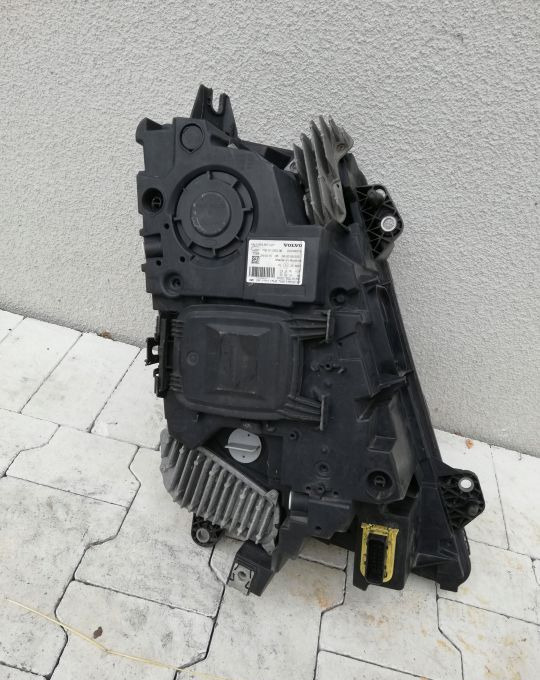 LAMPA VOLVO FH4 FH 4 FM LH ORYGINAŁ - Feu avant pour Camion: photos 3 LAMPA VOLVO FH4 FH 4 FM LH ORYGINAŁ - Feu avant pour Camion: photos 3