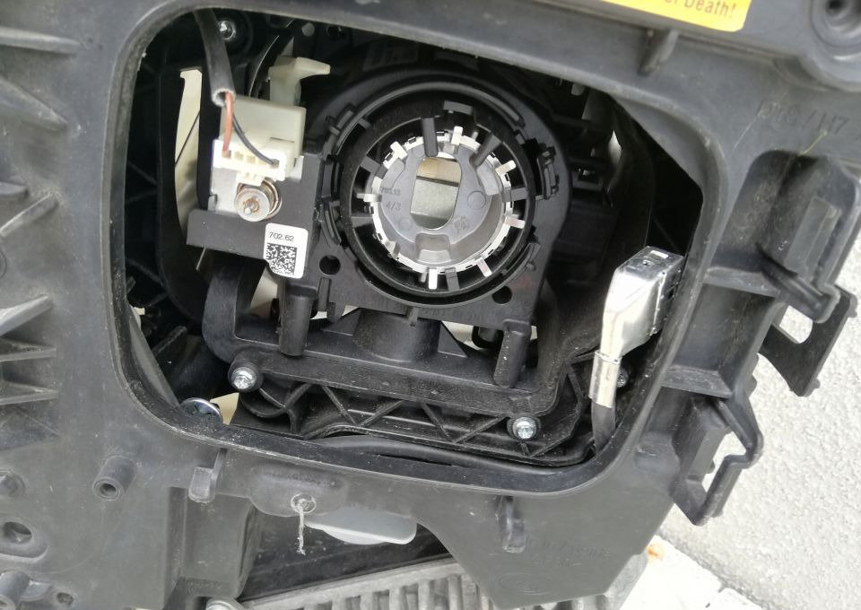 LAMPA XENON VOLVO FH4 FH 4 FM RH SKRETNY ORYGINAŁ - Feu avant pour Camion: photos 4 LAMPA XENON VOLVO FH4 FH 4 FM RH SKRETNY ORYGINAŁ - Feu avant pour Camion: photos 4