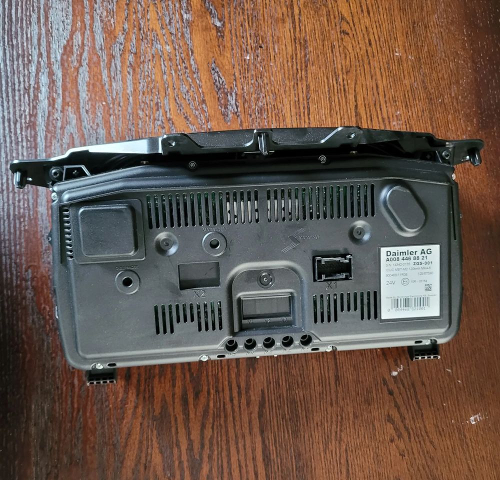 LICZNIK MERCEDES ACTROS MP4 A008 446 88 21 - Panel de instrumentos pour Camion: photos 3 LICZNIK MERCEDES ACTROS MP4 A008 446 88 21 - Panel de instrumentos pour Camion: photos 3