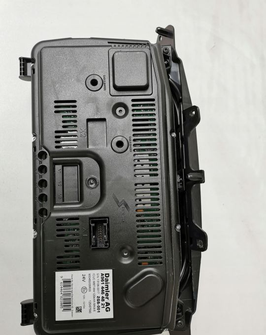 LICZNIK MERCEDES ACTROS MP4 A961 446 48 21 - Panel de instrumentos pour Camion: photos 2 LICZNIK MERCEDES ACTROS MP4 A961 446 48 21 - Panel de instrumentos pour Camion: photos 2