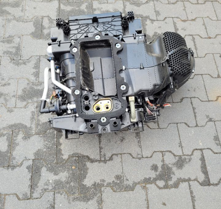 NAGRZEWNICA RENAUL RANGE T GAMA OM 7484553426/02 - Système de refroidissement pour Camion: photos 2 NAGRZEWNICA RENAUL RANGE T GAMA OM 7484553426/02 - Système de refroidissement pour Camion: photos 2