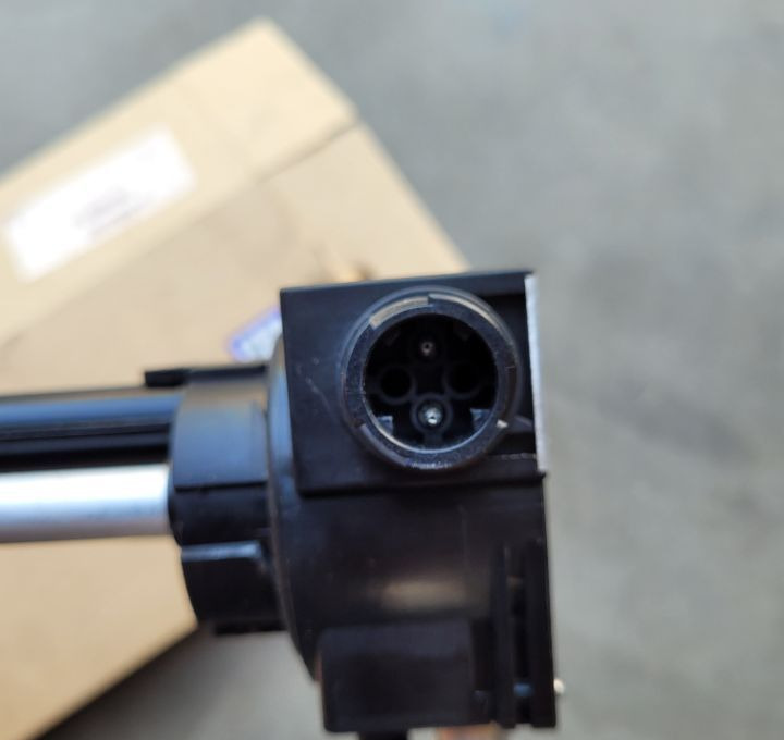 NOWY SMOK PALIWA VOLVO FH4 RANGE T OM 21714536 70CM - Système de carburant pour Camion: photos 3 NOWY SMOK PALIWA VOLVO FH4 RANGE T OM 21714536 70CM - Système de carburant pour Camion: photos 3