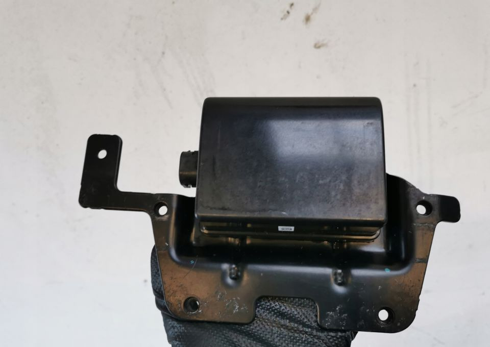 RADAR VOLVO FH4 RENAULT 22208484-P06 - Capteur pour Camion: photos 1 RADAR VOLVO FH4 RENAULT 22208484-P06 - Capteur pour Camion: photos 1