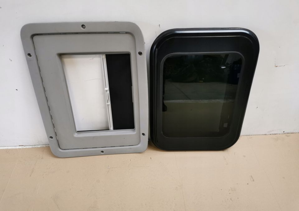 SZYBERDACH VOLVO FH 12 13 ORYGINAŁ 20379286 - Carrosserie et extérieur pour Camion: photos 1 SZYBERDACH VOLVO FH 12 13 ORYGINAŁ 20379286 - Carrosserie et extérieur pour Camion: photos 1