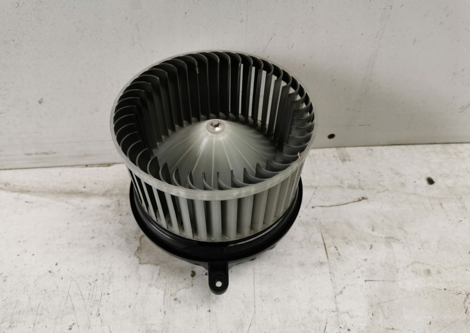 Silniczek nagrzewnicy MERCEDES ACTROS MP4 - Pulseur d'air habitacle pour Camion: photos 1 Silniczek nagrzewnicy MERCEDES ACTROS MP4 - Pulseur d'air habitacle pour Camion: photos 1