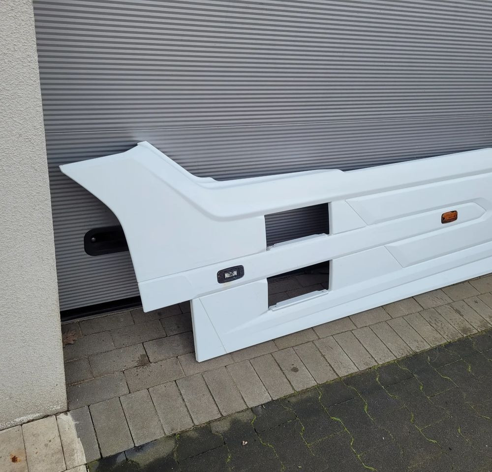 ZABUDOWA MIEDZYOSIOWA DAF XG ORYGINAŁ LH NIE MALOWANY - Carrosserie et extérieur pour Camion: photos 2 ZABUDOWA MIEDZYOSIOWA DAF XG ORYGINAŁ LH NIE MALOWANY - Carrosserie et extérieur pour Camion: photos 2