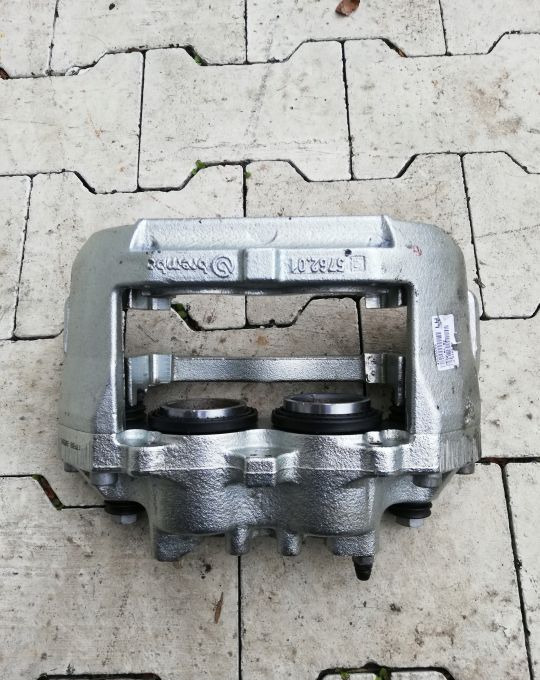 ZACISK HAMULCOWY IVECO BREMBO 42555559 LH - Étrier de frein: photos 1 ZACISK HAMULCOWY IVECO BREMBO 42555559 LH - Étrier de frein: photos 1