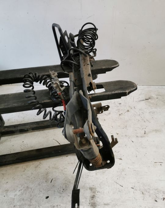 ZAWIESZENIE KABINY TYL MERCEDES ACTROS MP4 - Suspension de cabine pour Camion: photos 2 ZAWIESZENIE KABINY TYL MERCEDES ACTROS MP4 - Suspension de cabine pour Camion: photos 2