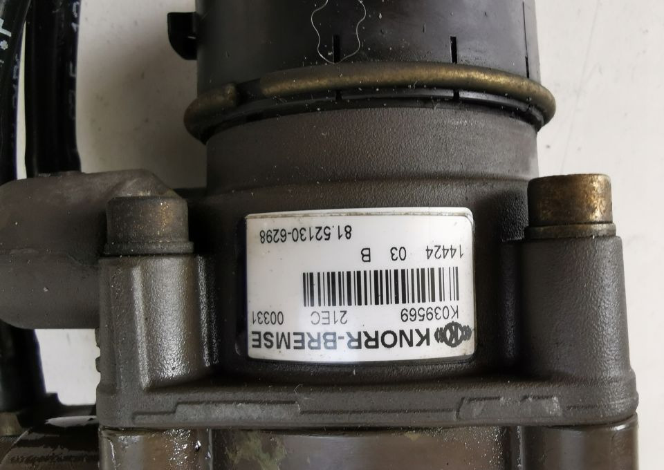 ZAWÓR GŁÓWNY HAMULCA MAN TGX TGS E6 81. 52130-6298 - Valve de frein pour Camion: photos 2 ZAWÓR GŁÓWNY HAMULCA MAN TGX TGS E6 81. 52130-6298 - Valve de frein pour Camion: photos 2