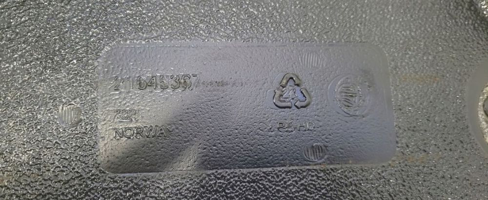 ZBIORNIK AD BLUE VOLVO FH4 21645367 - AdBlue réservoir pour Camion: photos 3 ZBIORNIK AD BLUE VOLVO FH4 21645367 - AdBlue réservoir pour Camion: photos 3