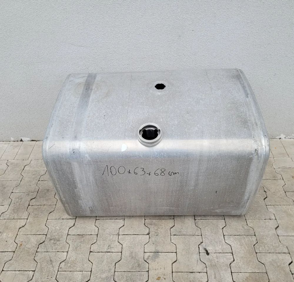 ZBIORNIK PALIWA IVECO MAN 400L 100X63X68 - Réservoir de carburant pour Camion: photos 1 ZBIORNIK PALIWA IVECO MAN 400L 100X63X68 - Réservoir de carburant pour Camion: photos 1