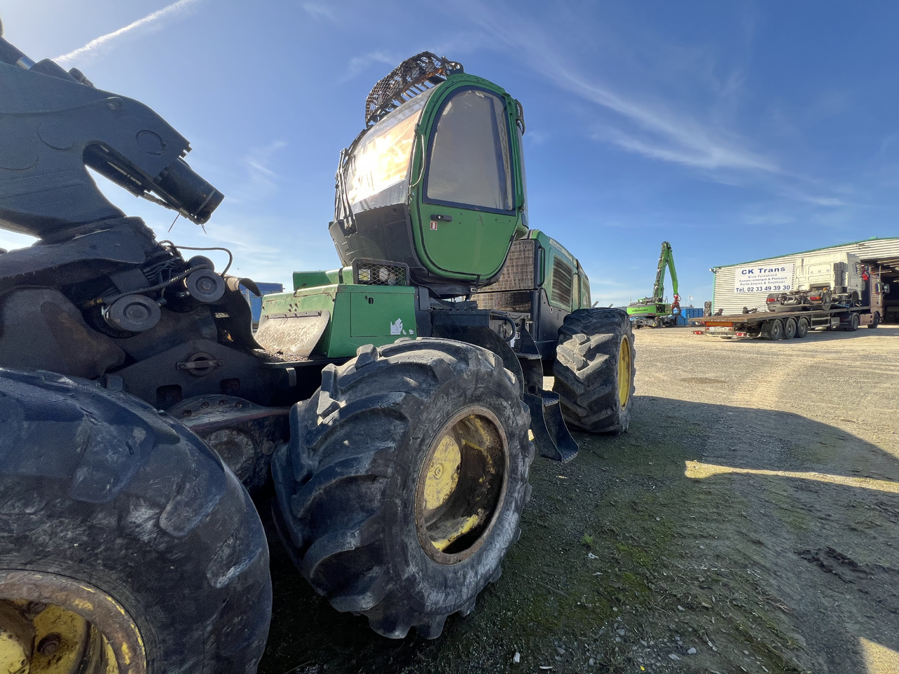 JOHN DEERE 1270E - Abatteuse: photos 1 JOHN DEERE 1270E - Abatteuse: photos 1