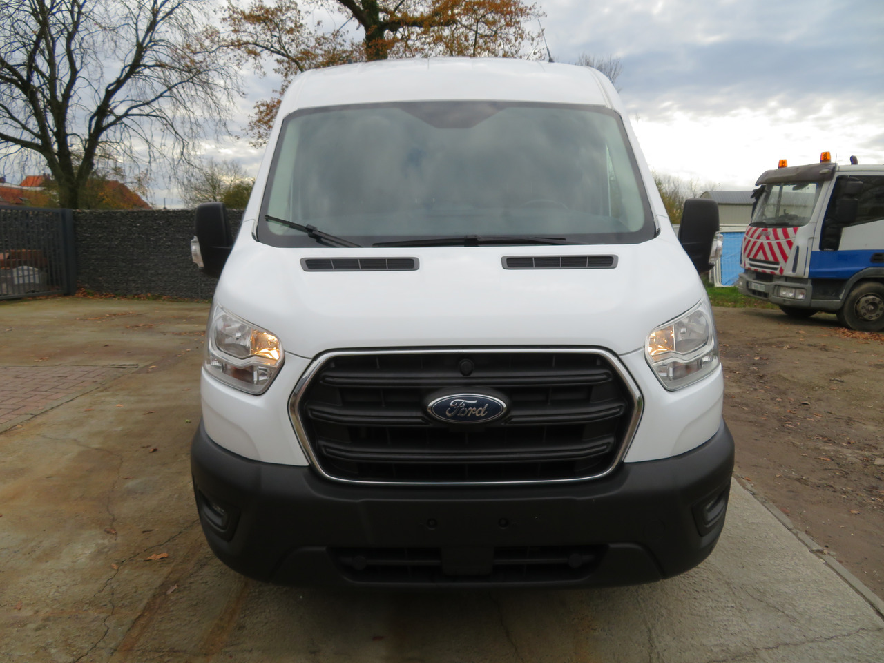 Ford Transit 2.0TDCi TREND - L2H2 - Fourgon utilitaire: photos 2 Ford Transit 2.0TDCi TREND - L2H2 - Fourgon utilitaire: photos 2