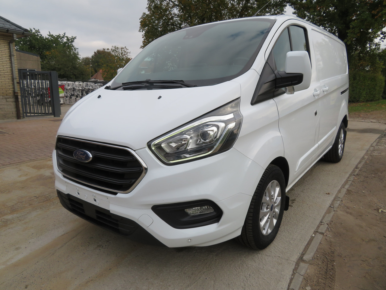 Ford Transit Custom 2.0tdci - Fourgonnette: photos 3 Ford Transit Custom 2.0tdci - Fourgonnette: photos 3