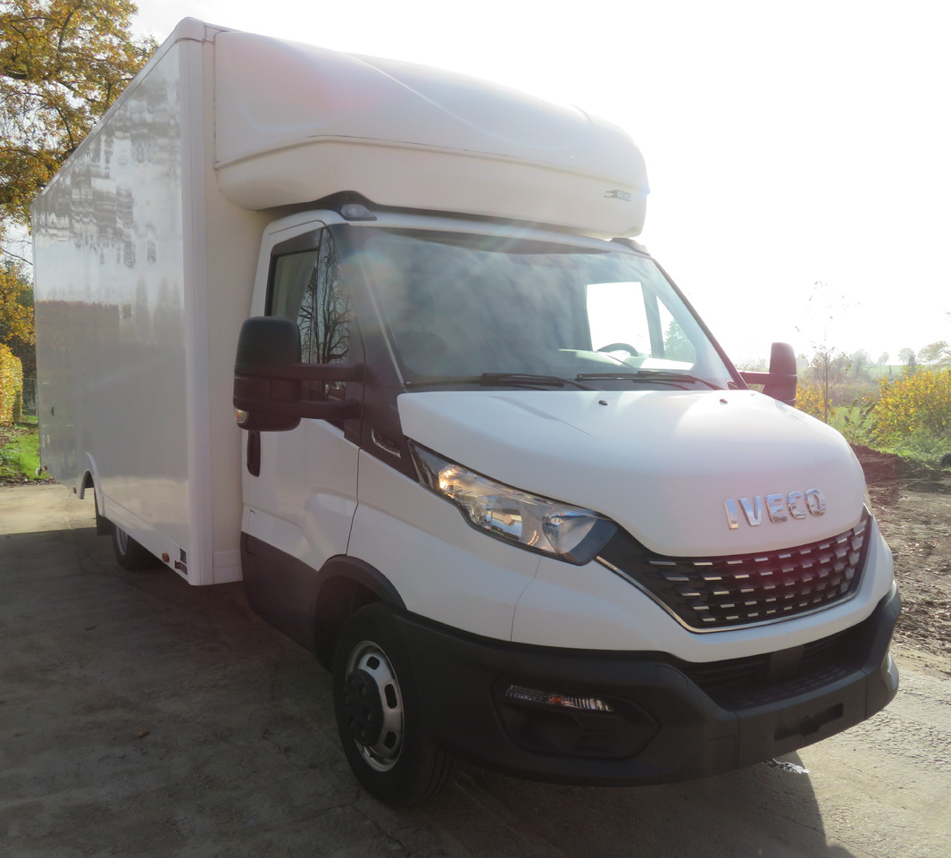 Iveco Daily 35C14 - Fourgon grand volume: photos 2 Iveco Daily 35C14 - Fourgon grand volume: photos 2