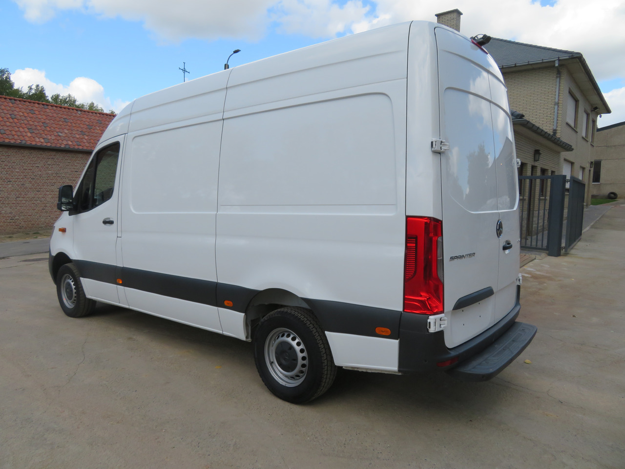 Mercedes-Benz Sprinter 317cdi - A2H2 - Fourgon utilitaire: photos 5 Mercedes-Benz Sprinter 317cdi - A2H2 - Fourgon utilitaire: photos 5