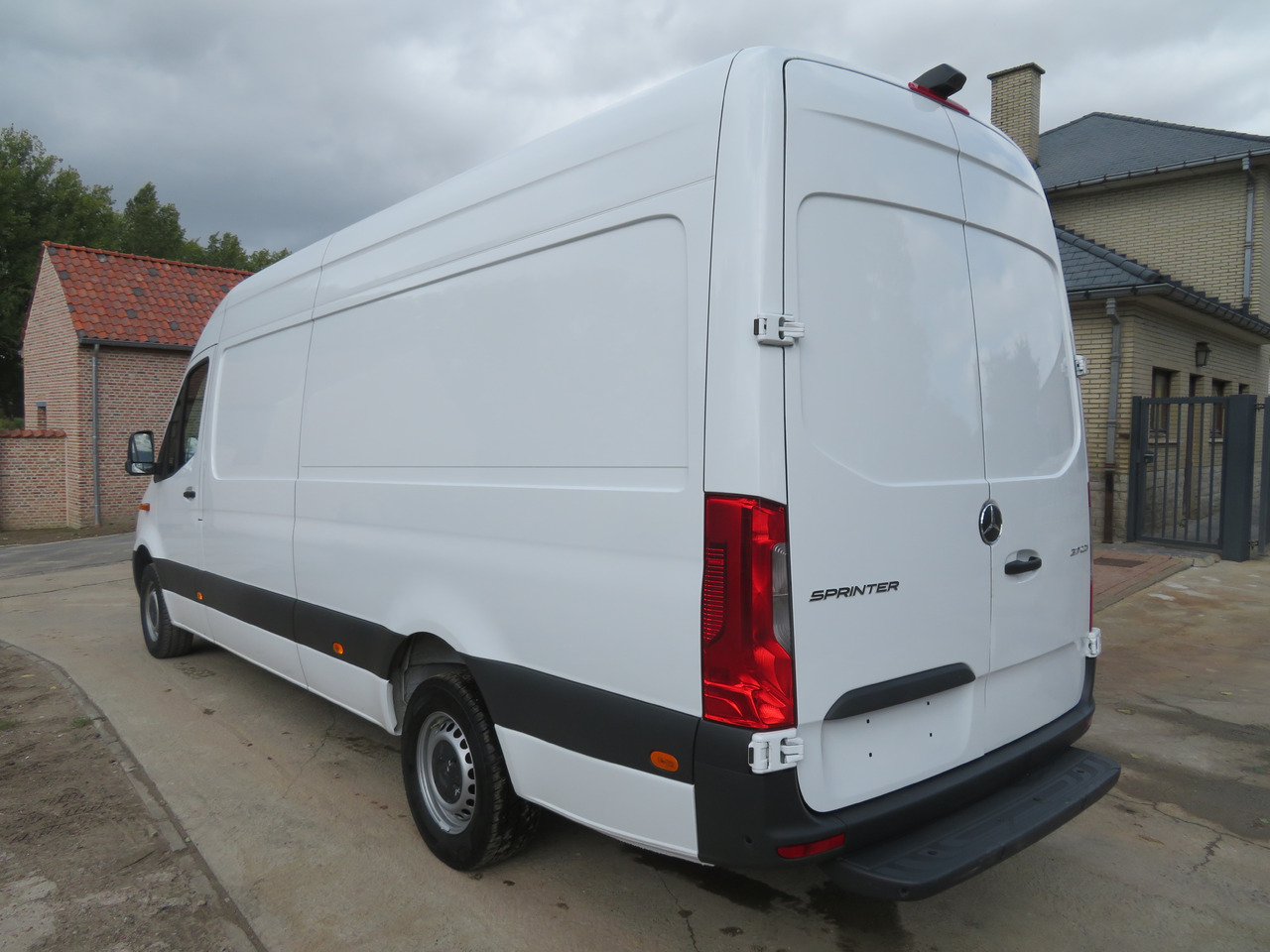 Mercedes-Benz Sprinter 317cdi - A3H2 - Fourgon utilitaire: photos 5 Mercedes-Benz Sprinter 317cdi - A3H2 - Fourgon utilitaire: photos 5