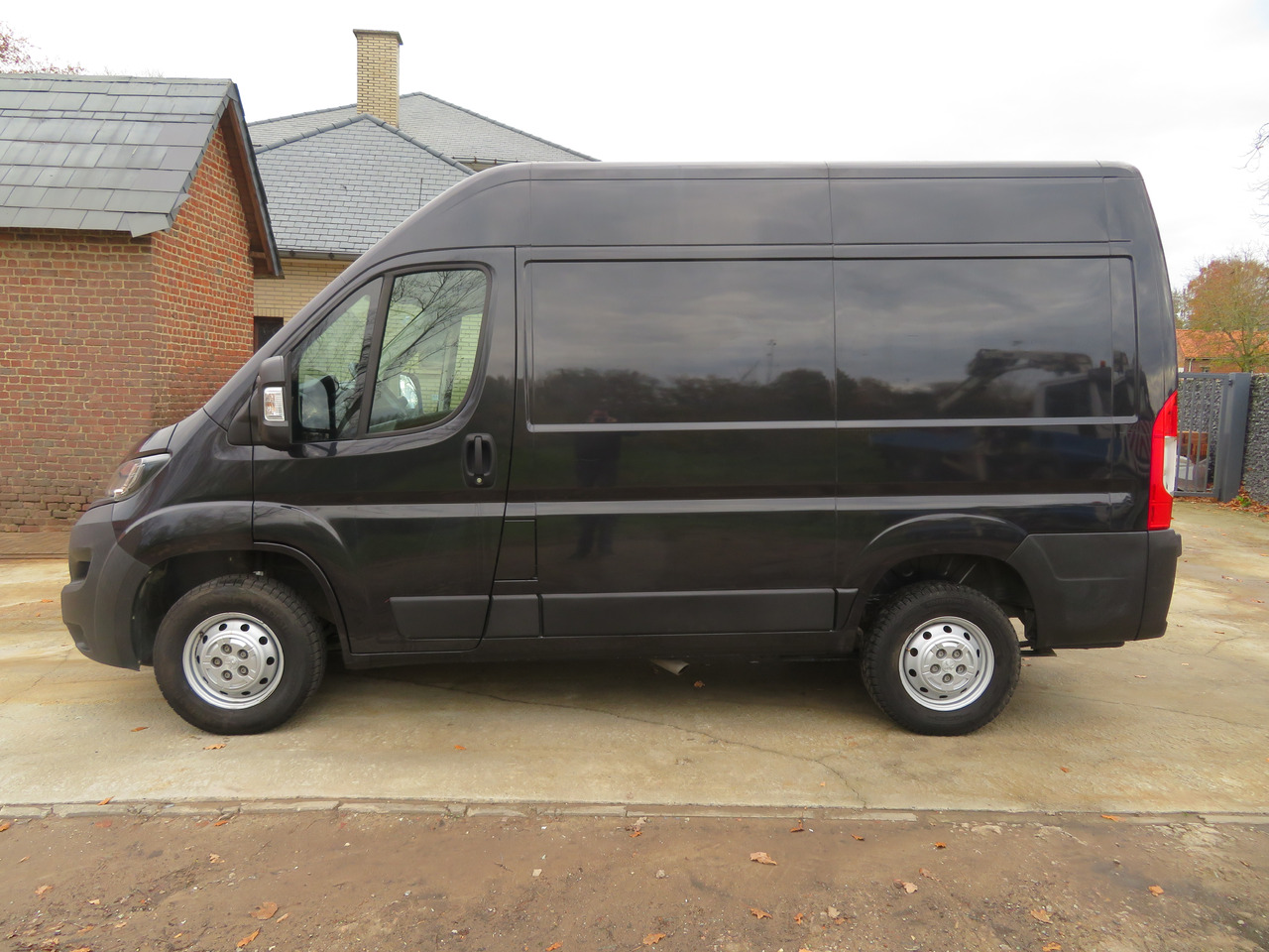 Peugeot Boxer 2.2 BlueHDI L1H2 premium - Fourgonnette: photos 4 Peugeot Boxer 2.2 BlueHDI L1H2 premium - Fourgonnette: photos 4